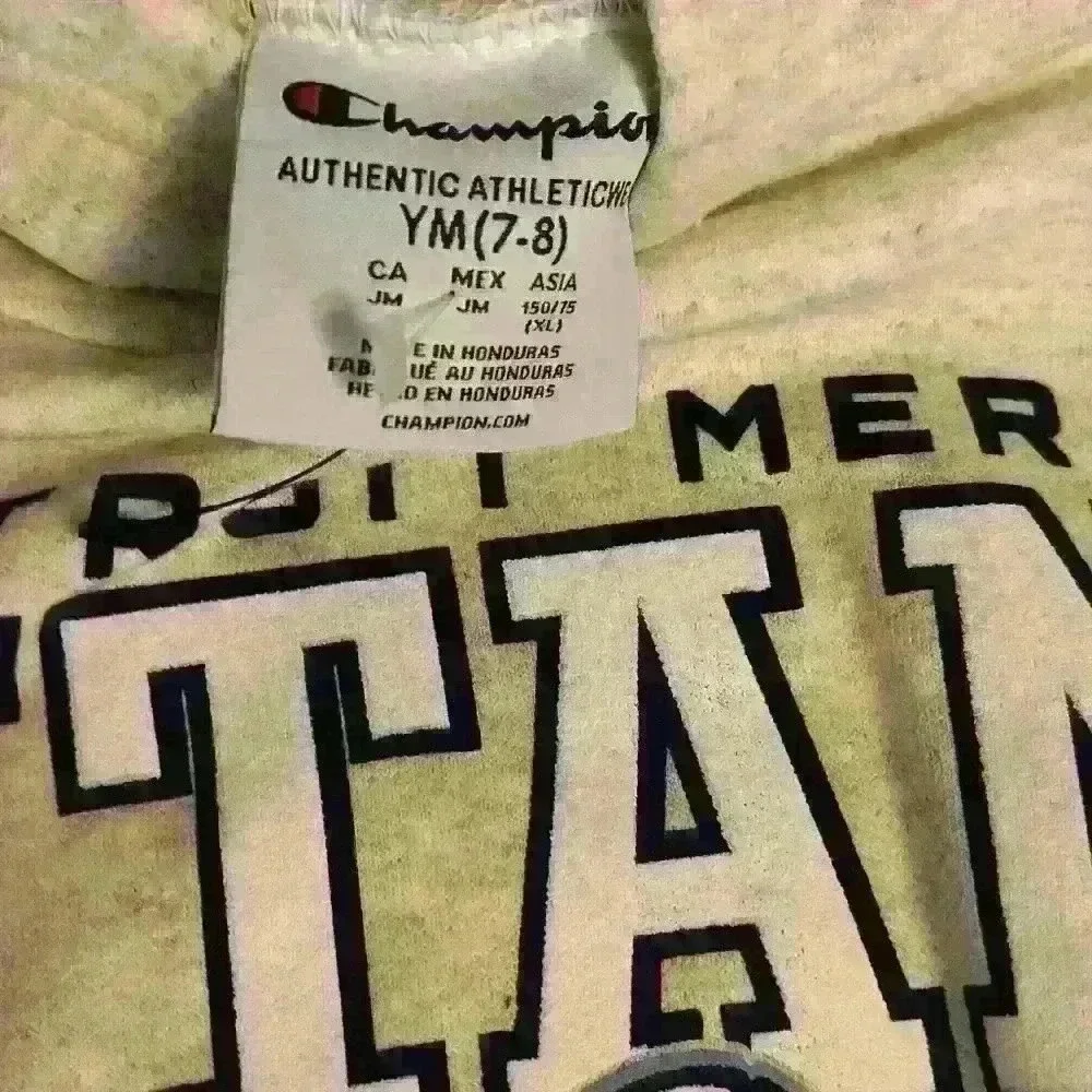 Detroit Mercy Titans boys hooded sweatshirt size 7/8.nwt